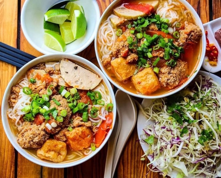 Bún riêu Hà Nội - Món ngon chuẩn vị đường phố - Ảnh 1.