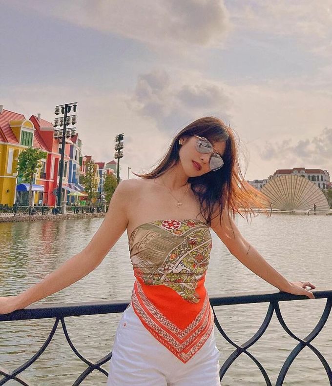 'Vợ' Thanh Sơn gợi ý đồ đi biển: bikini, áo yếm, đầm xẻ khoét sâu khiến fan 'tròn mắt' - Ảnh 3.