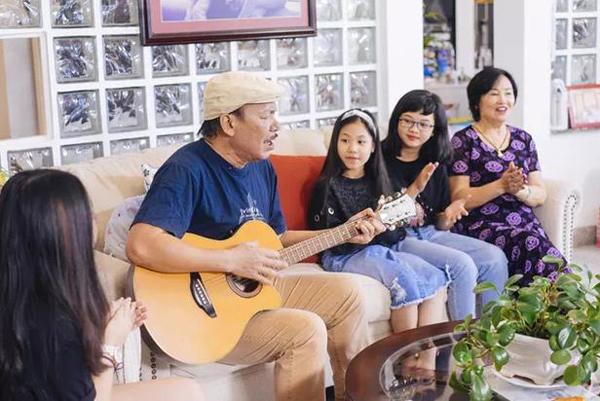 Vợ nhạc sĩ Trần Tiến tiết lộ về cuộc sống sau quá trình điều trị ung thư của chồng - Ảnh 3.