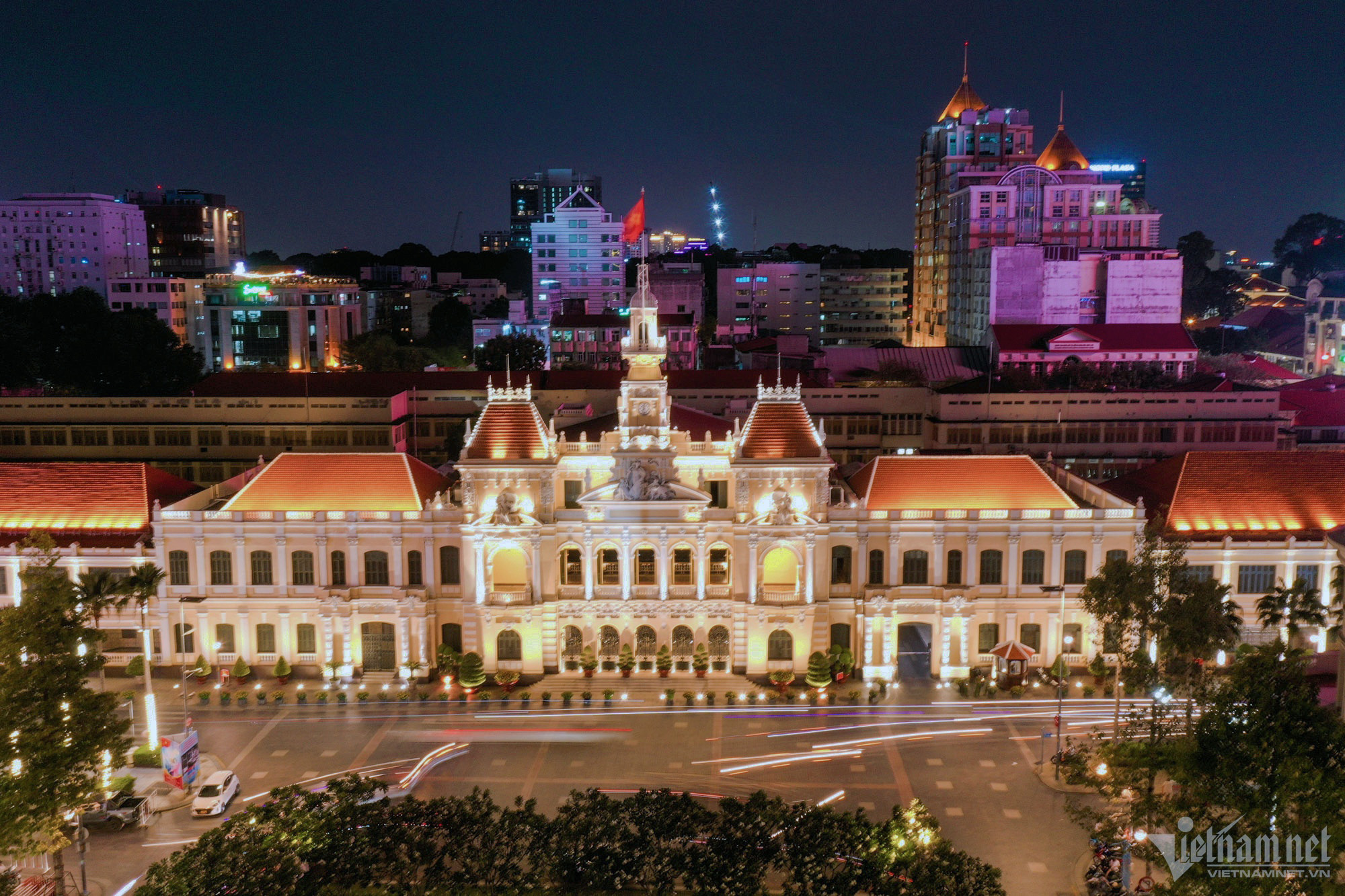 B&ecirc;n trong to&agrave; nh&agrave; UBND TP.HCM hơn 110 năm tuổi - Ảnh 10.