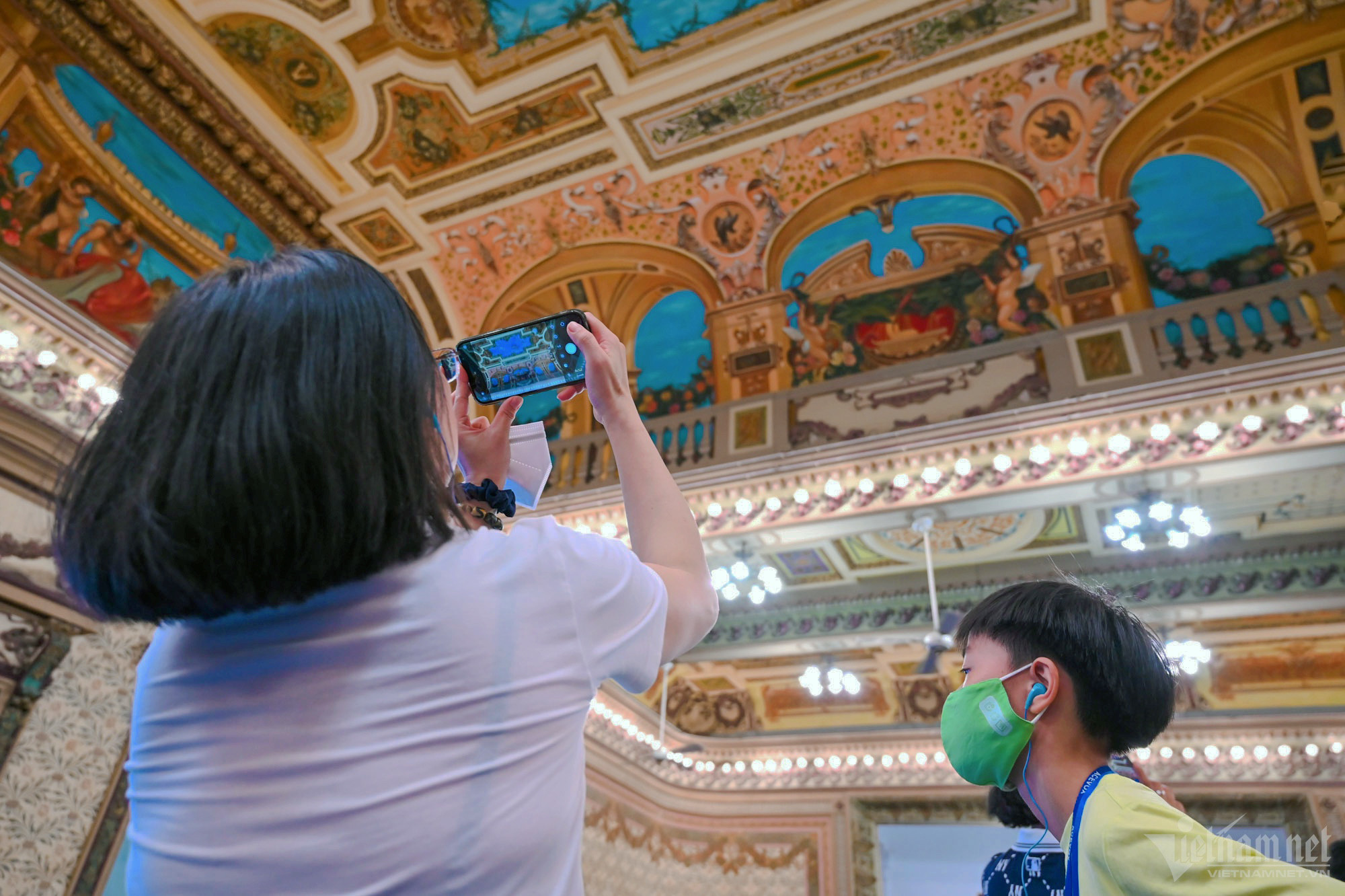 B&ecirc;n trong to&agrave; nh&agrave; UBND TP.HCM hơn 110 năm tuổi - Ảnh 9.