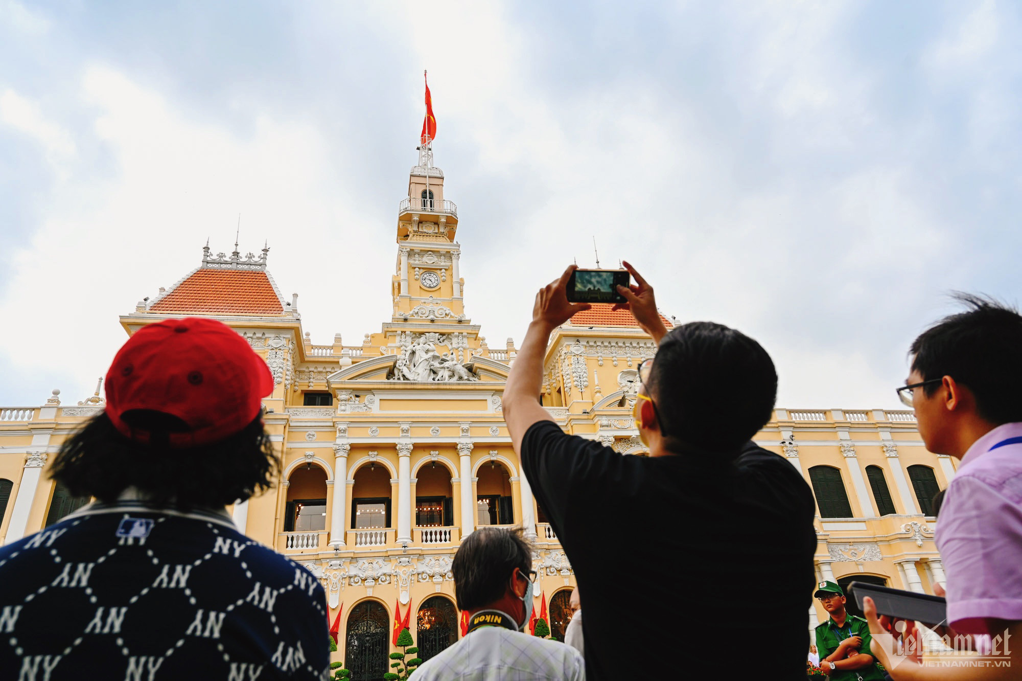 B&ecirc;n trong to&agrave; nh&agrave; UBND TP.HCM hơn 110 năm tuổi - Ảnh 1.