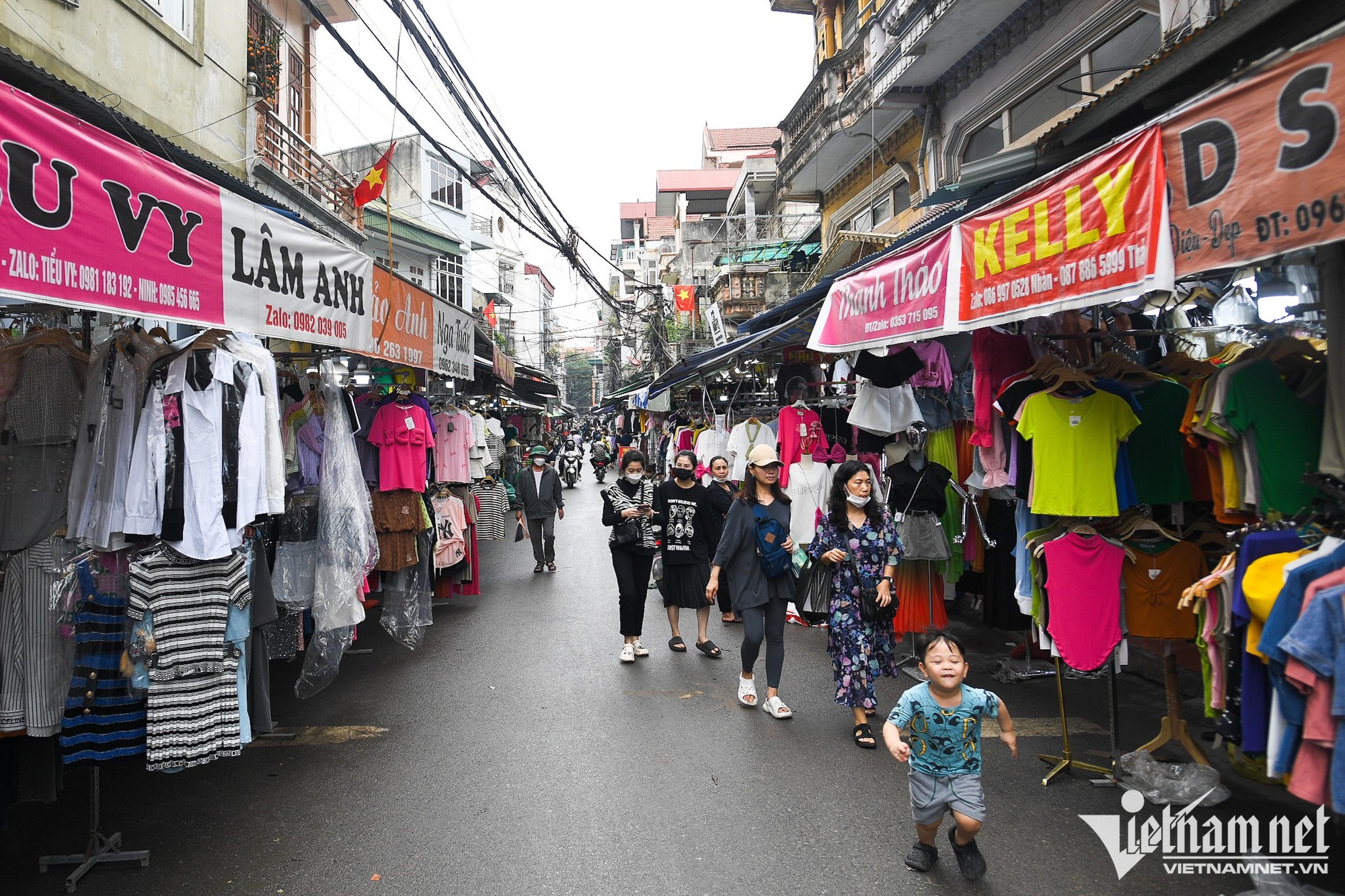Chợ thời trang lớn nhất Hà Nội ế ẩm chưa từng thấy - Ảnh 14.