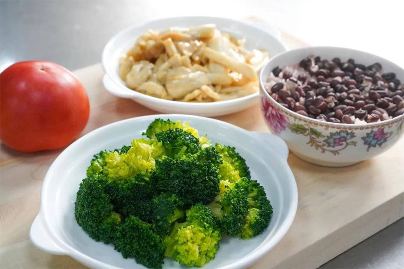 Bí quyết sống thọ 'một nhẹ, hai nên, ba tốt', ai cũng có thể thực hiện - Ảnh 1.