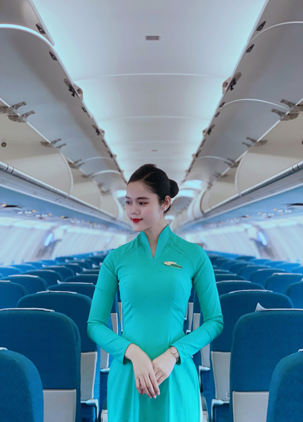 Hotgirl Quảng Bình từng thi Miss Grand Việt Nam làm tiếp viên hàng không: Nhan sắc ngọt ngào, trình độ học vấn xuất sắc - Ảnh 2.