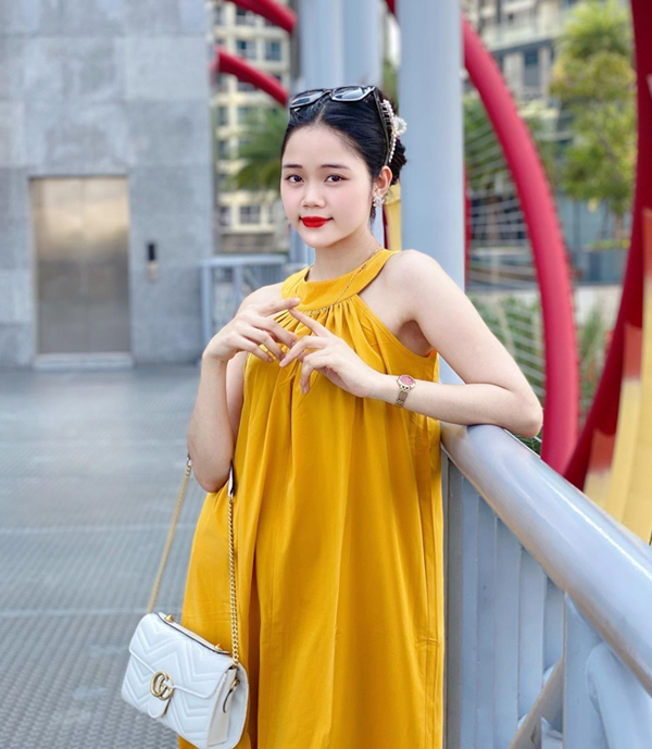Hotgirl Quảng Bình từng thi Miss Grand Việt Nam làm tiếp viên hàng không: Nhan sắc ngọt ngào, trình độ học vấn xuất sắc - Ảnh 4.