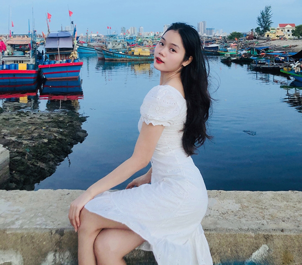 Hotgirl Quảng Bình từng thi Miss Grand Việt Nam làm tiếp viên hàng không: Nhan sắc ngọt ngào, trình độ học vấn xuất sắc - Ảnh 6.