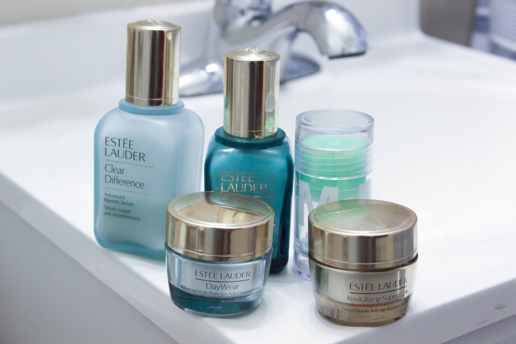 Estée Lauder: Từ căn bếp chật hẹp đến đế chế tỷ USD, qua bao nhiêu năm vẫn khiến thế giới khâm phục bởi chiến lược quảng cáo tài tình - Ảnh 7.