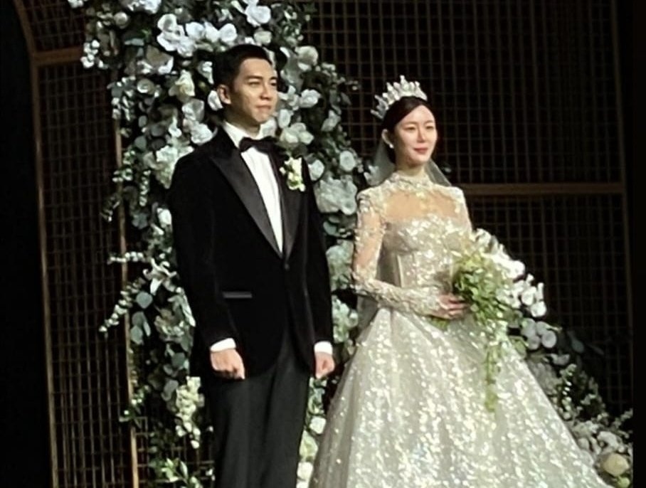Lễ cưới 700 khách mời của Lee Seung Gi, Lee Da In - Ảnh 7.