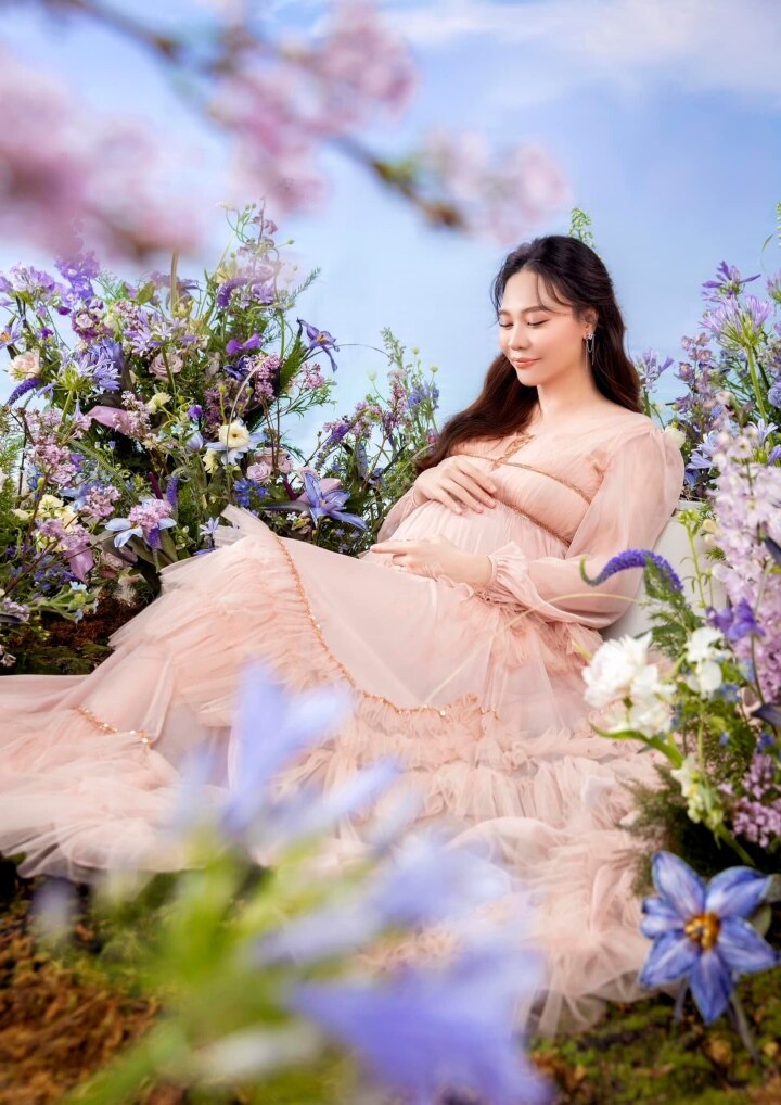 Bà xã Cường Đô La khoe nhan sắc cuốn hút khi mang thai lần 2 - Ảnh 2.