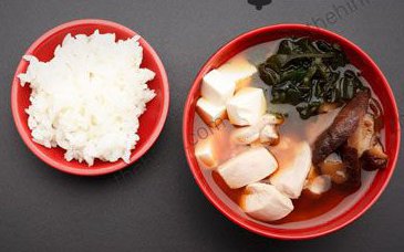Ăn gì để trẻ lâu? 2 món ăn không thể thiếu trong bí quyết trẻ lâu của người Nhật