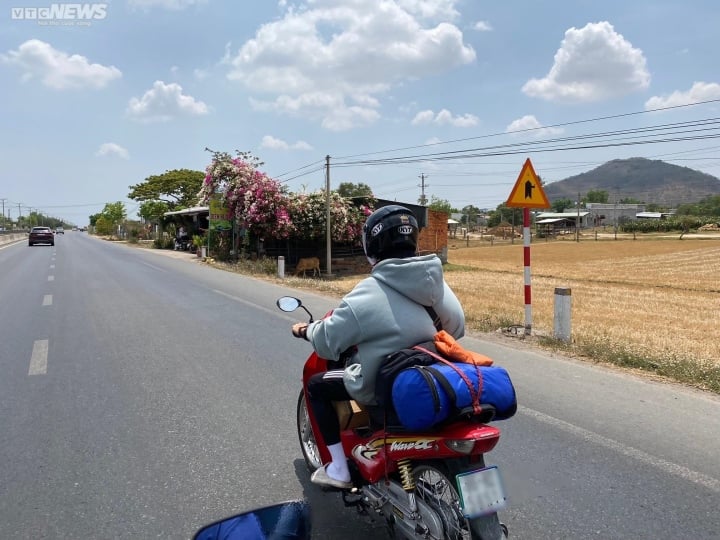 Người dân TP.HCM chạy xe máy cả nghìn cây số trong dịp lễ 30/4 - Ảnh 3. Người dân TP.HCM chạy xe máy cả nghìn cây số trong dịp lễ 30/4 - Ảnh 3.