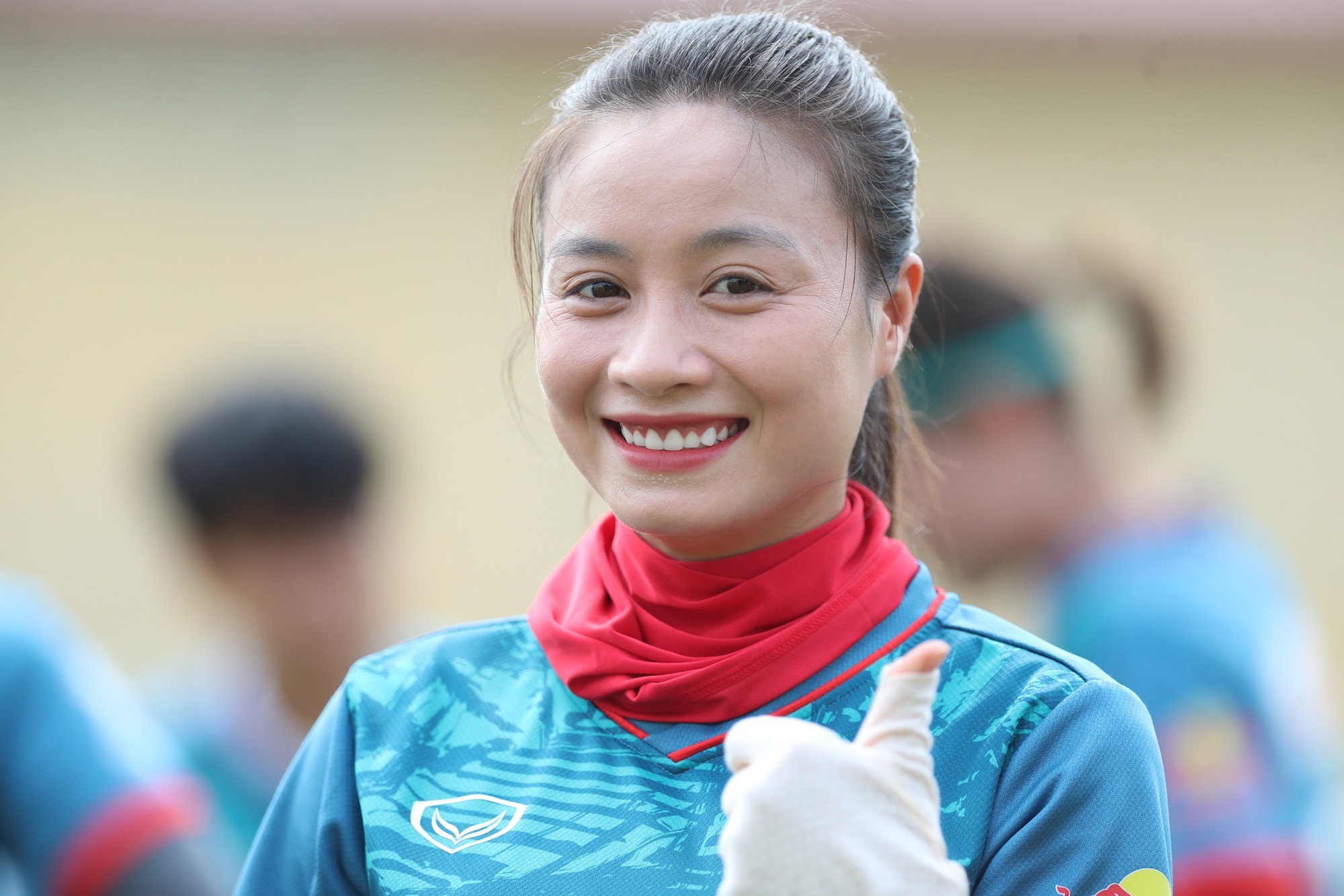 Hoàng Thị Loan (sinh 1995) đang thi đấu ở vị trí hậu vệ cho câu lạc bộ Hà Nội và đội tuyển nữ quốc gia Việt Nam.