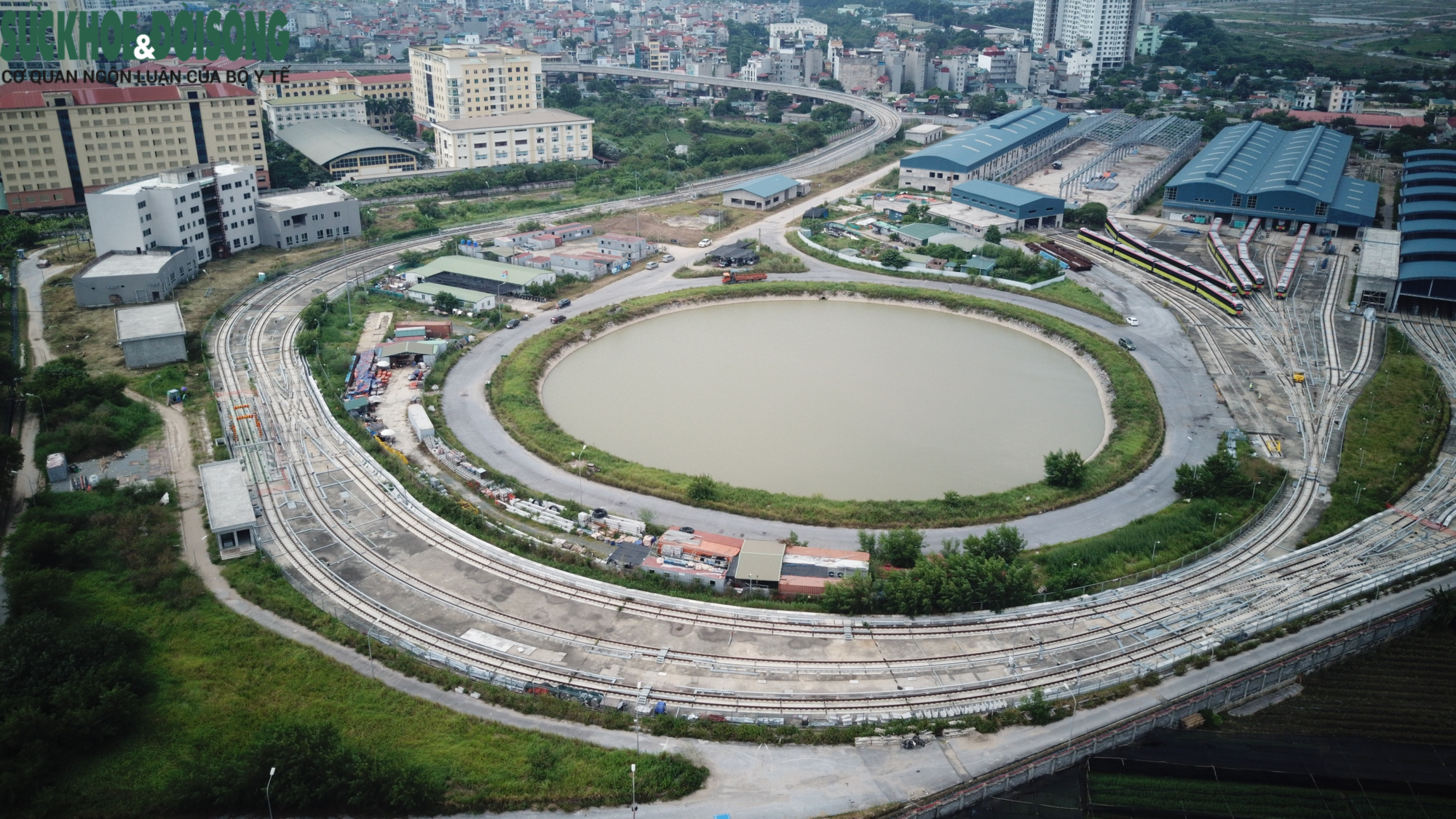 Cận cảnh metro Nhổn - ga Hà Nội trước ngày vận hành đoạn trên cao - Ảnh 1.