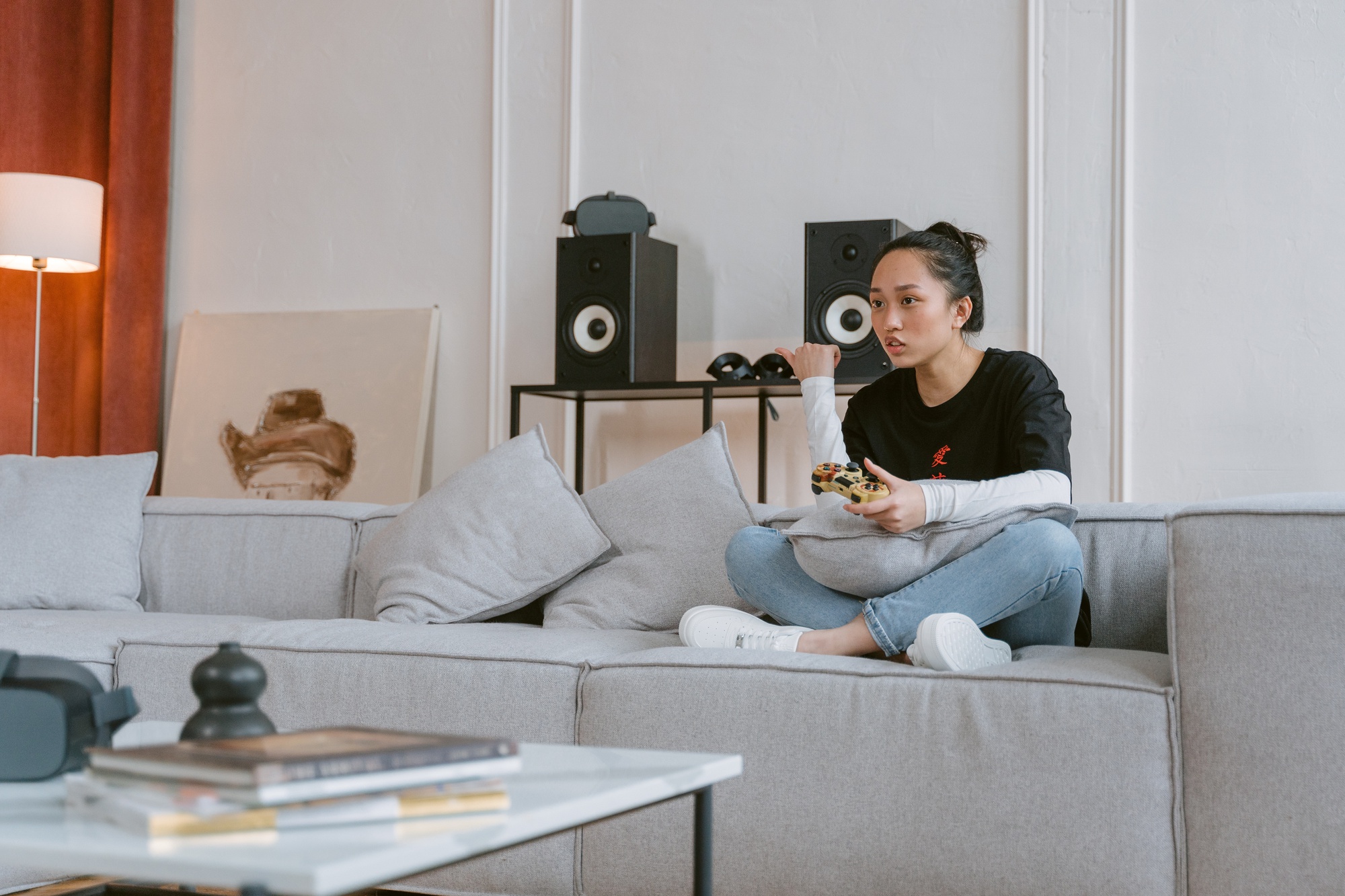 Hạnh phúc hơn khi ở một mình - Ảnh 2. Hạnh phúc hơn khi ở một mình - Ảnh 2.