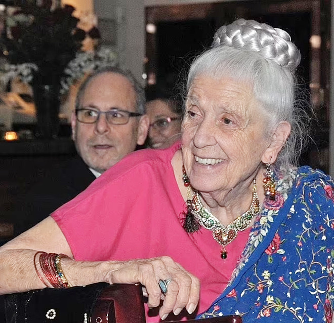 Bác sĩ 102 tuổi chia sẻ điều những người khỏe mạnh nhất không bao giờ làm - Ảnh 2.