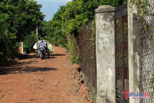 Cận cảnh căn nhà đơn sơ của Hoa hậu bị buộc thôi học, từng nhiều lần muốn sửa nhà cho mẹ mà không được - Ảnh 4.