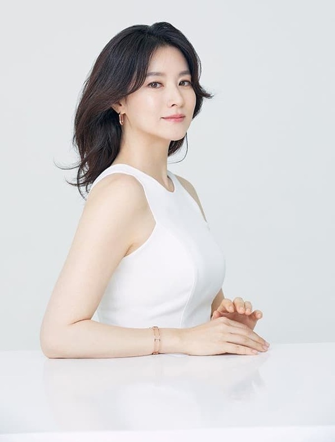 Sắc vóc vạn người mê của &quot;nàng Dae Jang Geum&quot; Lee Young Ae ở tuổi U60 - Ảnh 5.