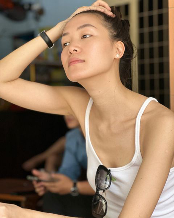 Tuổi 33 kín tiếng của Hoa hậu Việt Nam quê Đà Nẵng: 'Nghiện' để mặt mộc, theo gia đình sang sống ở trời Tây - Ảnh 3.