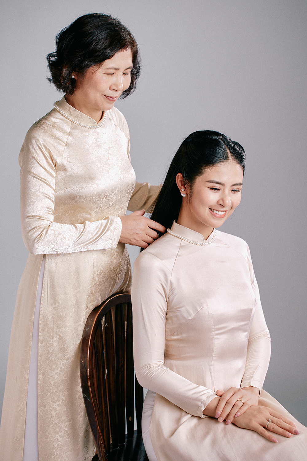 Ba thế hệ phụ nữ nhà Hoa hậu Ngọc Hân - Ảnh 11.