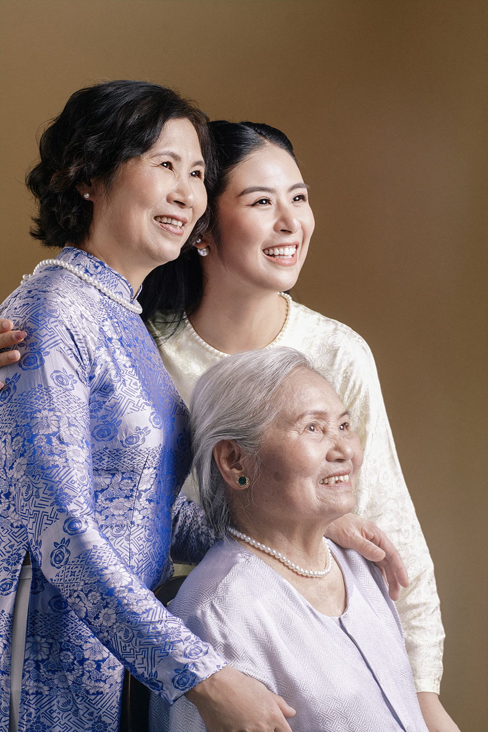 Ba thế hệ phụ nữ nhà Hoa hậu Ngọc Hân - Ảnh 6.