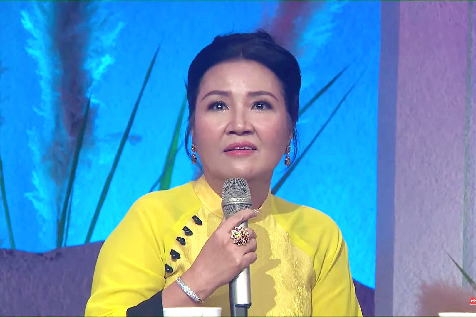 Hé lộ hôn nhân viên mãn 40 năm của 'mẹ chồng quốc dân màn ảnh Việt' - Ảnh 2.