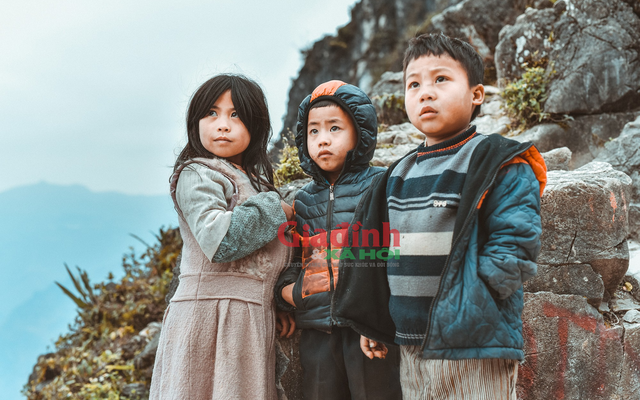 Chùm ảnh: Sự hồn nhiên, đáng yêu của trẻ em vùng cao nơi 'địa đầu Tổ quốc' Hà Giang