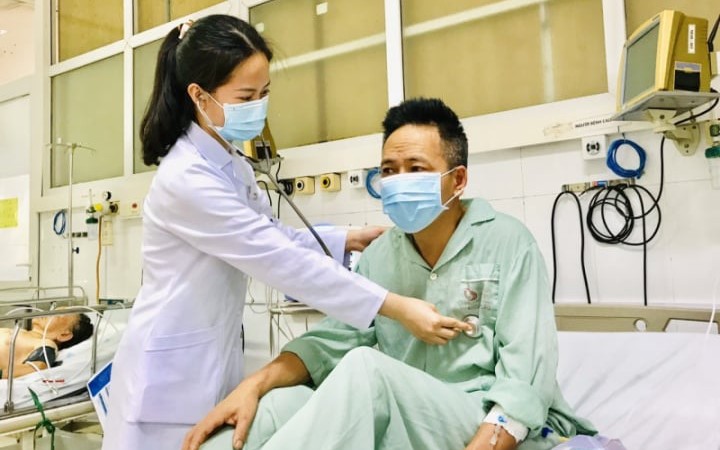 Nhập viện vì uống nhầm nước lau sàn