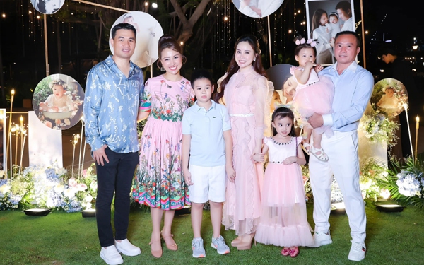 Vy Oanh rạng rỡ xuất hiện cùng chồng con trong tiệc sinh nhật con gái MC Vân Hugo