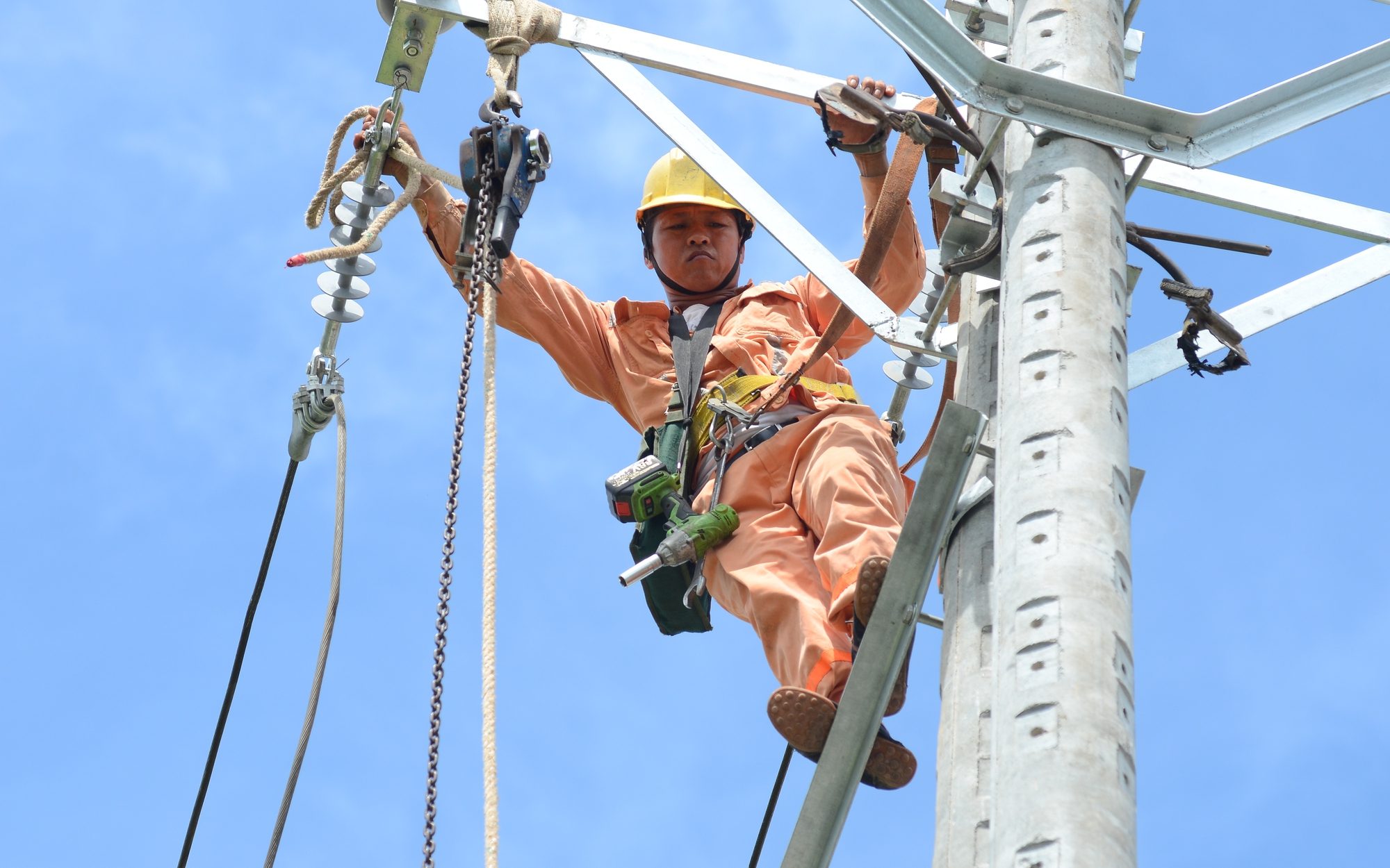 Lịch cắt điện Hà Nội ngày mai 23/5: Dự kiến có nơi cắt điện liên tiếp 2 ngày, mỗi ngày hơn 7 tiếng