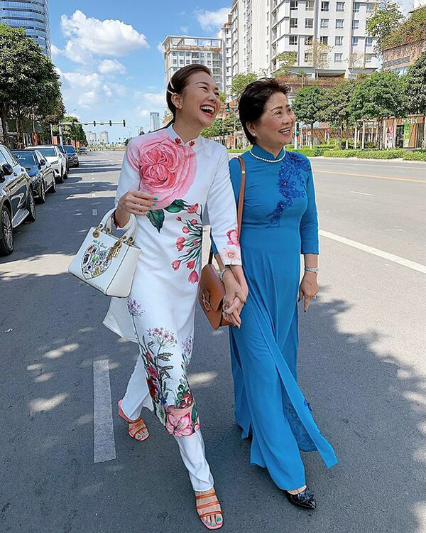 Mẹ ruột siêu mẫu Thanh Hằng: U70 vẫn cực kỳ sành điệu, tự hào về con gái giàu giỏi - Ảnh 9.