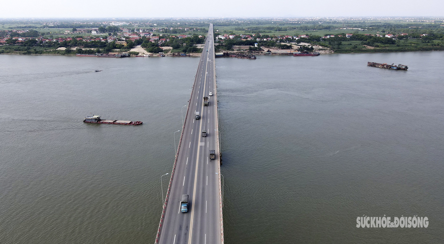 Chiêm ngưỡng cây cầu bắc qua Sông Hồng dài nhất Việt Nam - Ảnh 11.