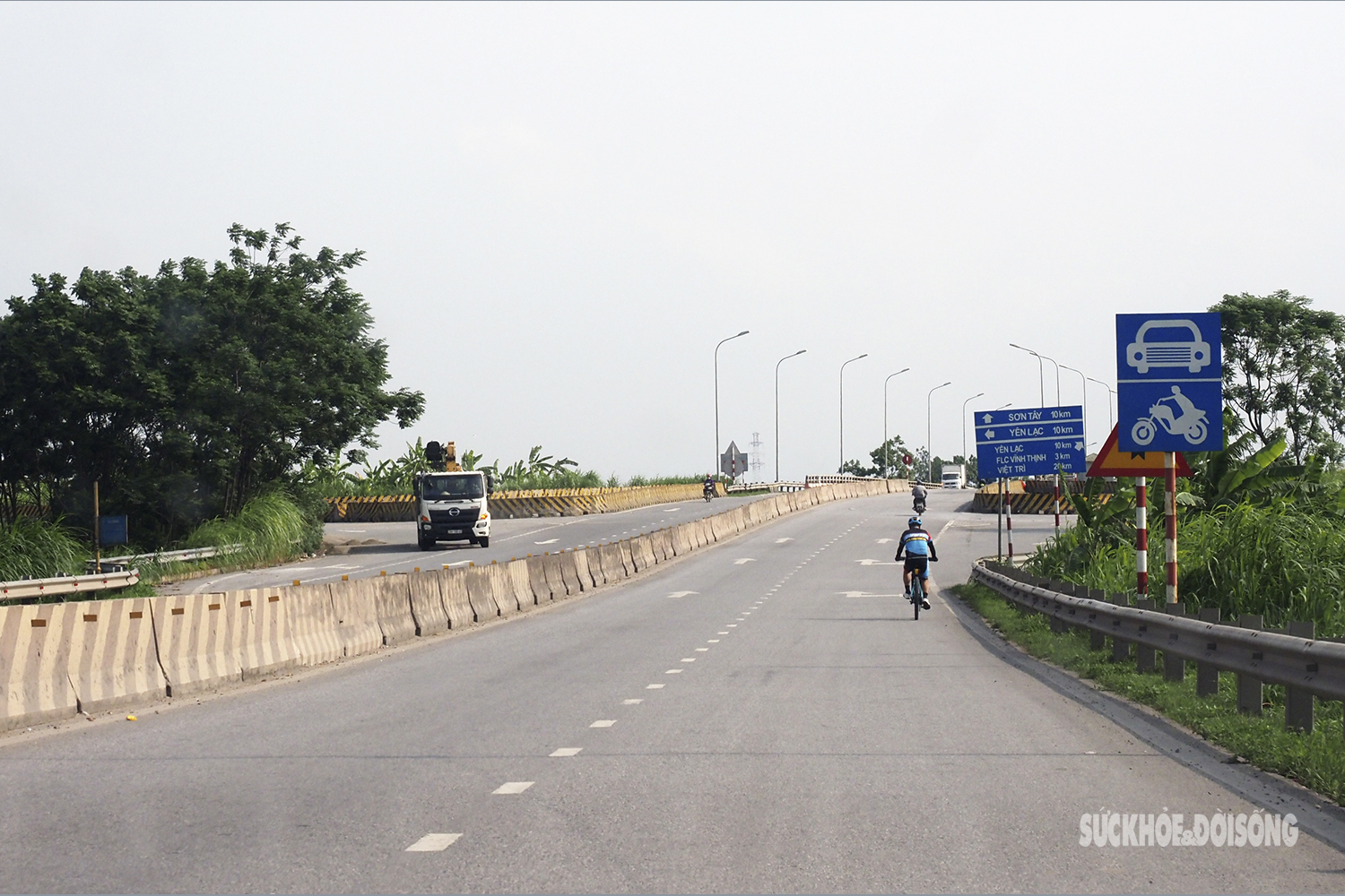 Chiêm ngưỡng cây cầu bắc qua Sông Hồng dài nhất Việt Nam - Ảnh 8.