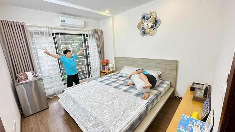 MC Hoàng Linh chuyển phòng cho con riêng, hành động chồng mới gây chú ý - Ảnh 18.
