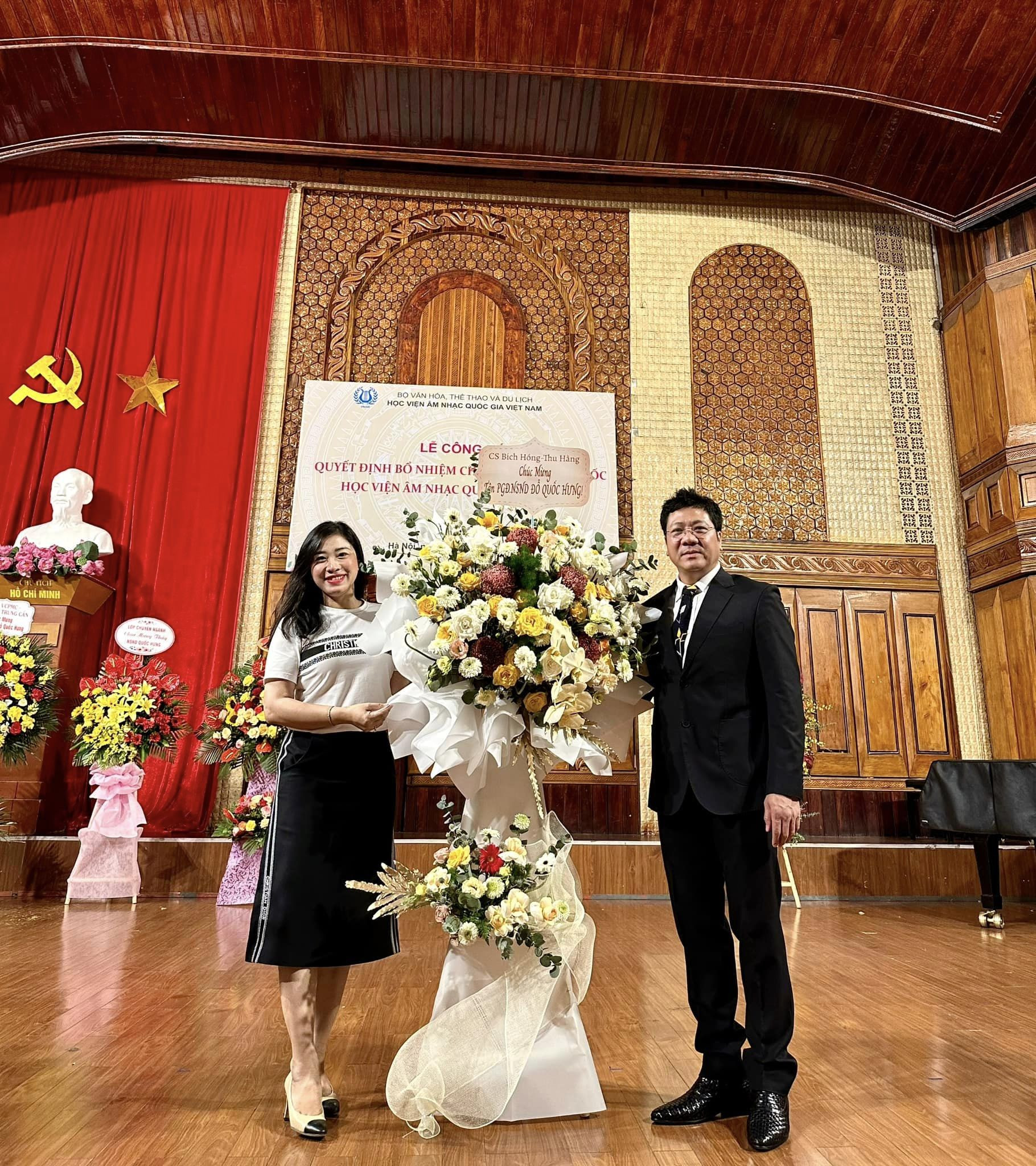 Vợ NSND Quốc Hưng hạnh phúc khi chồng lên chức Phó Giám đốc Học viện Âm nhạc - Ảnh 4.