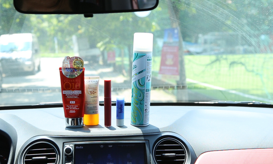 Các vật dụng không để trong ô tô, khi đỗ xe ngoài trời nắng nóng - Ảnh 4.
