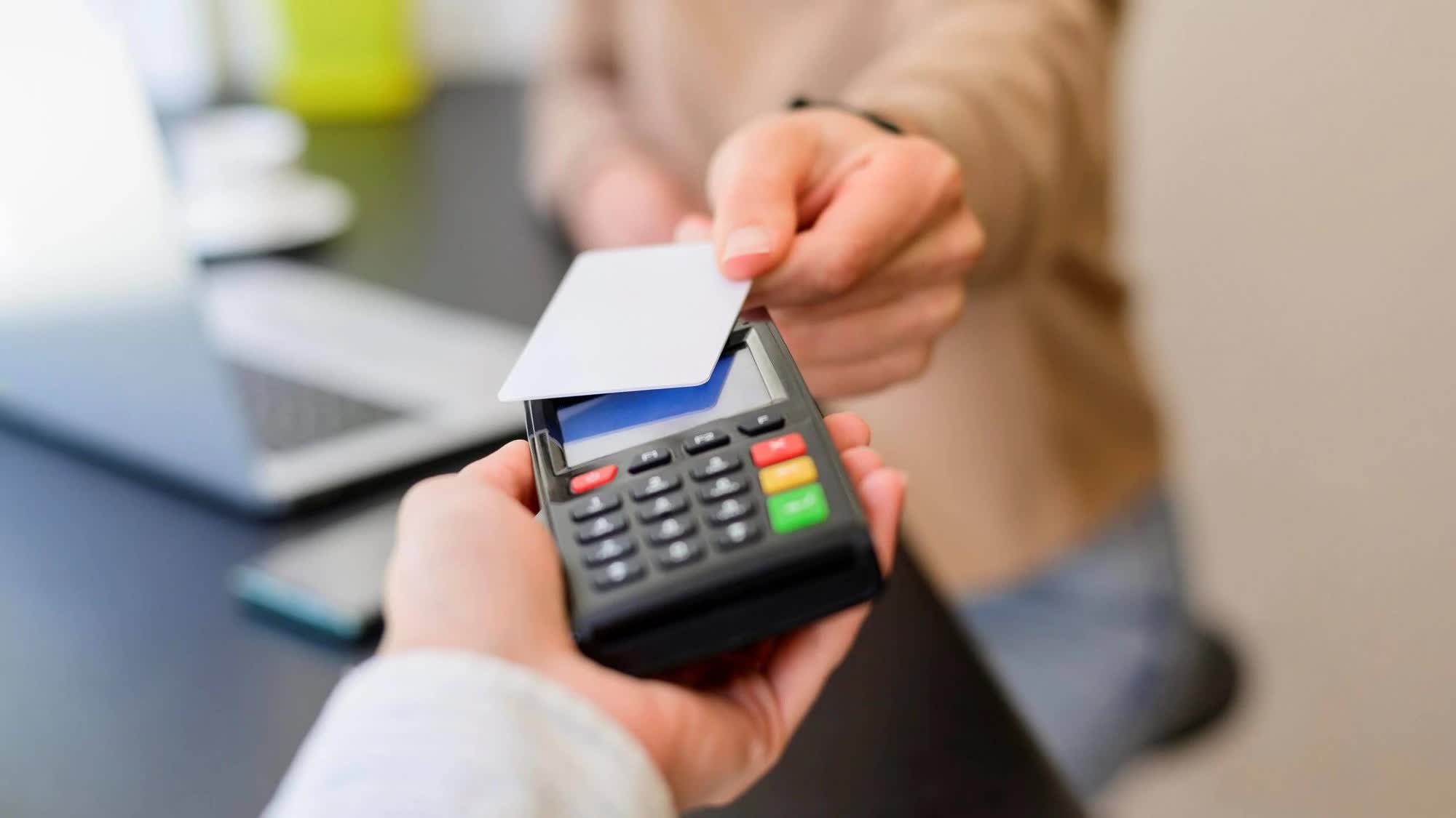 5 nguyên tắc tiết kiệm để đổi tiền và quẹt thẻ tín dụng khi đi du lịch nước ngoài - Ảnh 3.