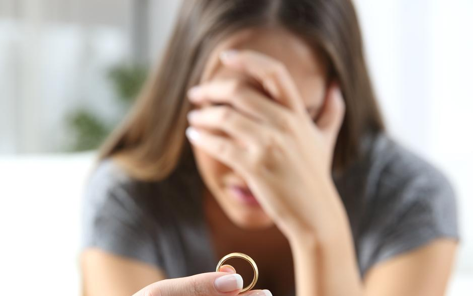 Nghịch lý: Trong các cuộc ly hôn, phụ nữ thường bị chỉ trích