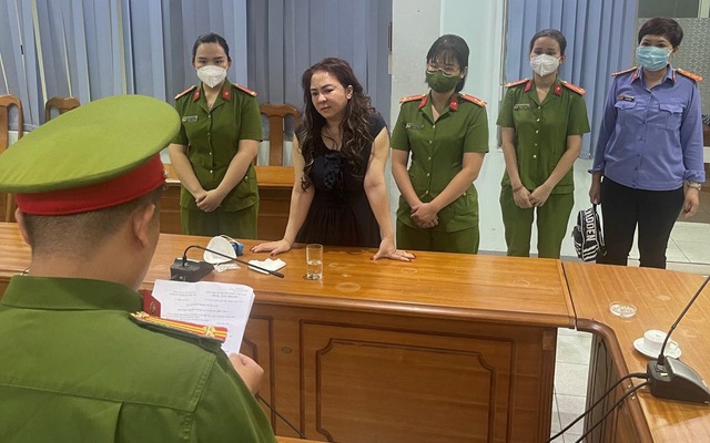 Bị con trai bà Nguyễn Phương Hằng tố cáo, ông Huỳnh Uy Dũng có bị xem xét, xử lý?