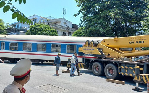 Tàu hỏa chở khoảng 355 hành khách gặp sự cố ở Huế