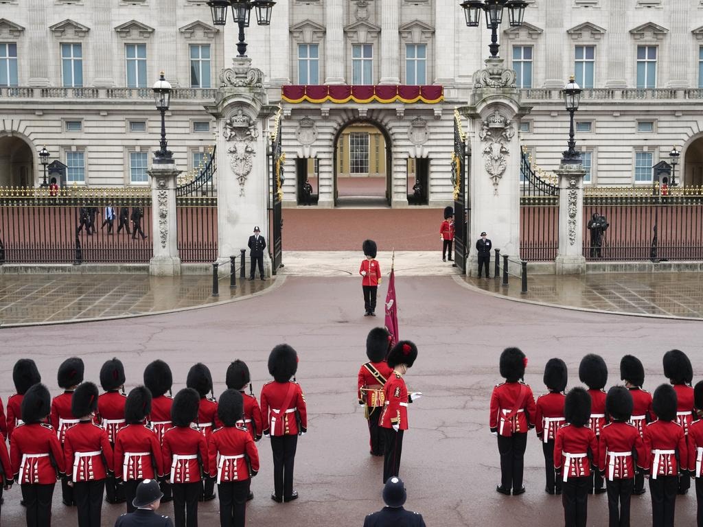 Trọn vẹn những khoảnh khắc ấn tượng trong Lễ đăng quang đi vào lịch sử của Vua Charles và Vương hậu Camilla - Ảnh 6.
