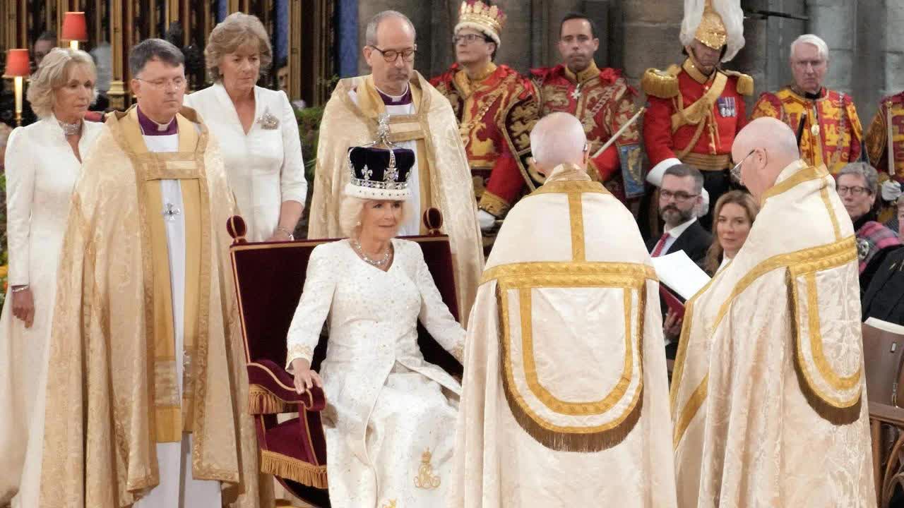 Trọn vẹn những khoảnh khắc ấn tượng trong Lễ đăng quang đi vào lịch sử của Vua Charles và Vương hậu Camilla - Ảnh 28.
