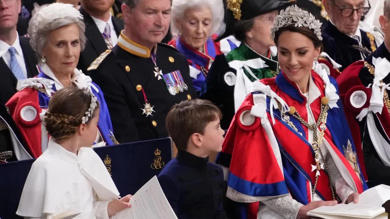 Trọn vẹn những khoảnh khắc ấn tượng trong Lễ đăng quang đi vào lịch sử của Vua Charles và Vương hậu Camilla - Ảnh 19.