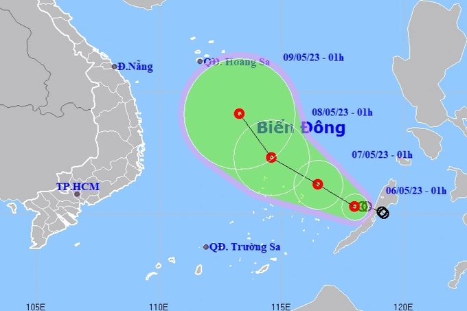 Theo dõi chặt áp thấp nhiệt đới, sẵn sàng lực lượng cứu hộ cứu nạn - Ảnh 1.