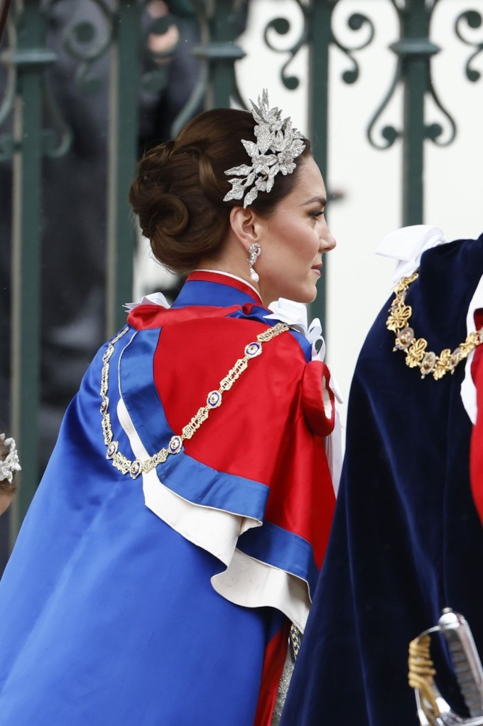 Lý do Kate không đội vương miện tại lễ đăng quang của Vua Charles III - Ảnh 2.