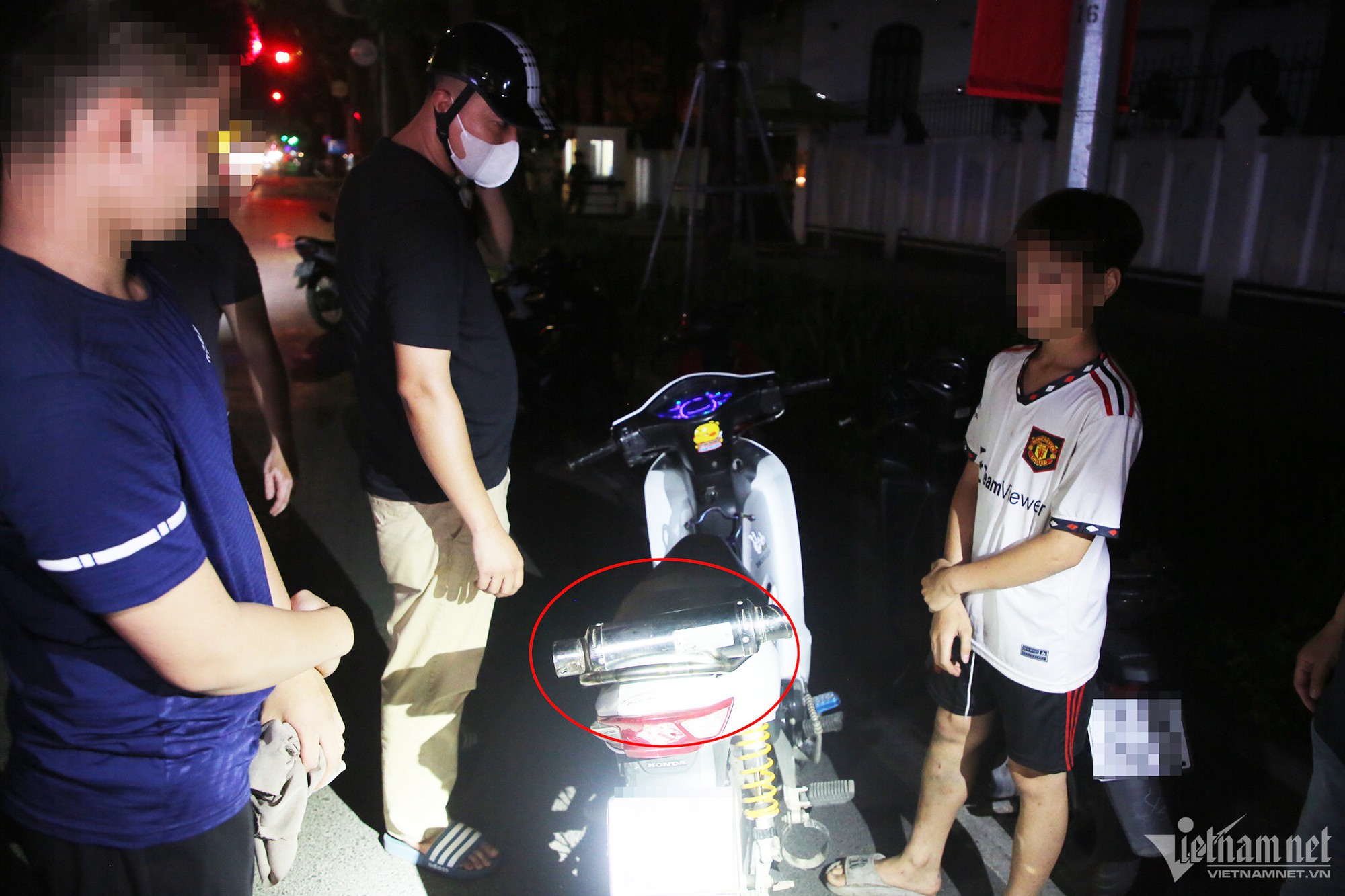 Cảnh sát 141 xuyên đêm vây bắt ‘quái xế’ gây náo loạn ở Hà Nội - Ảnh 5.