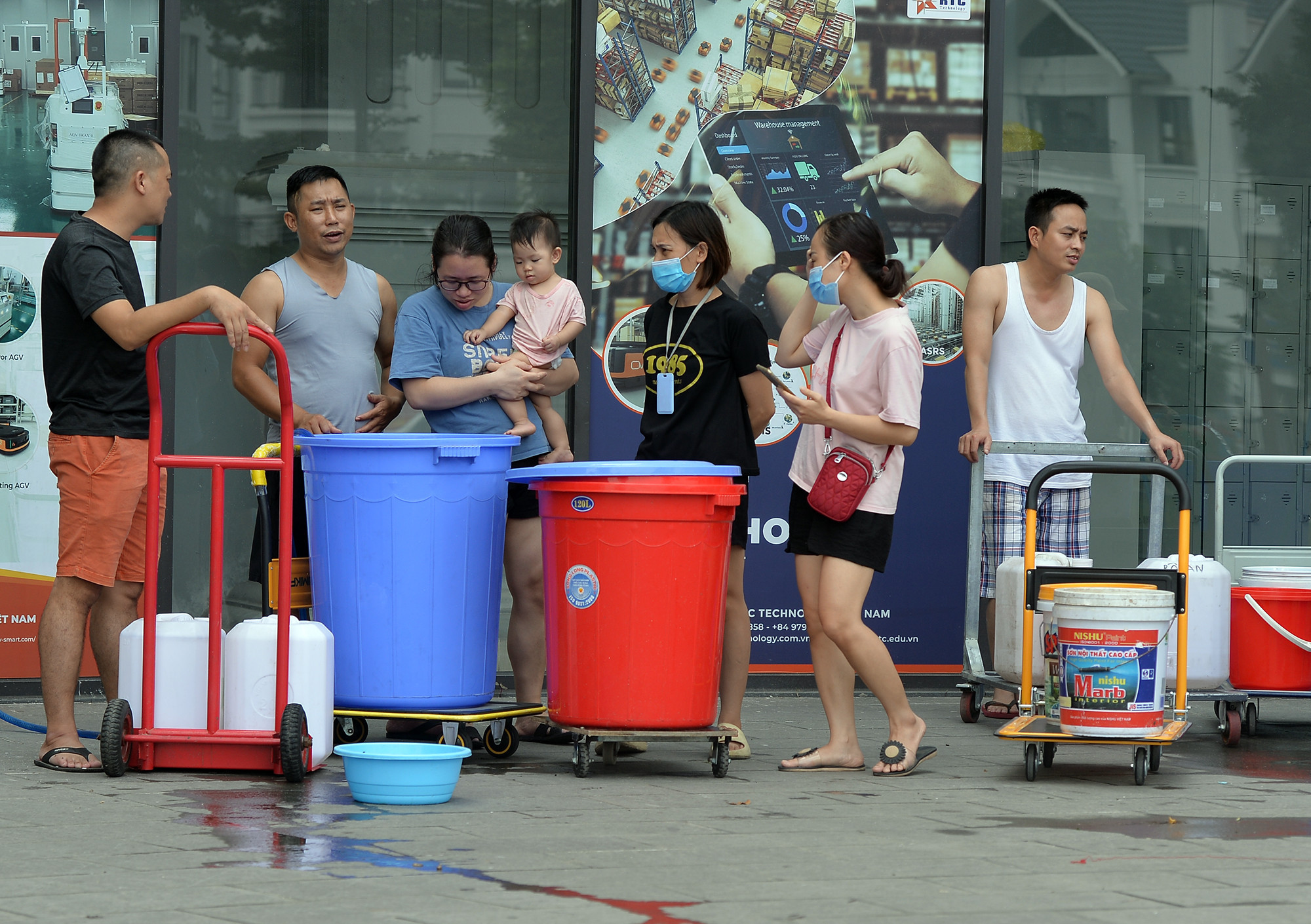 Hà Nội dự kiến tăng giá nước sạch, ít nhất 1.500 đồng/m3 - Ảnh 1.