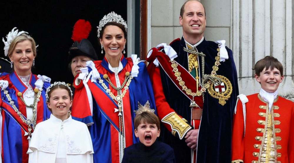 Hình ảnh của cậu út nhà William - Kate trong lễ đăng quang Vua Charles III: &quot;Cưng xỉu&quot; mọi khoảnh khắc, khiến ông nội phải lu mờ - Ảnh 11.