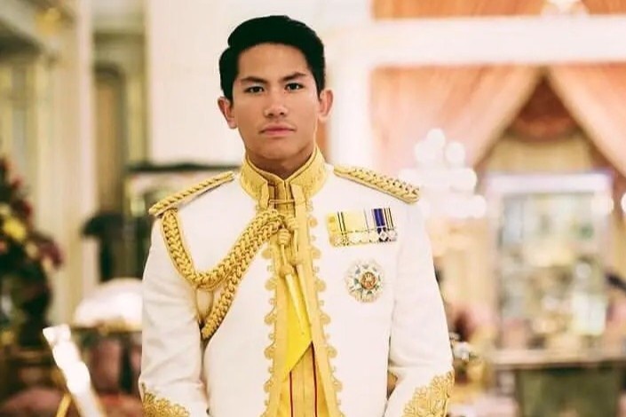 Lộ nguồn gốc đôi giày giá 17 triệu USD bị đồn của Hoàng tử Brunei sang Việt Nam tuyển vợ - Ảnh 2.