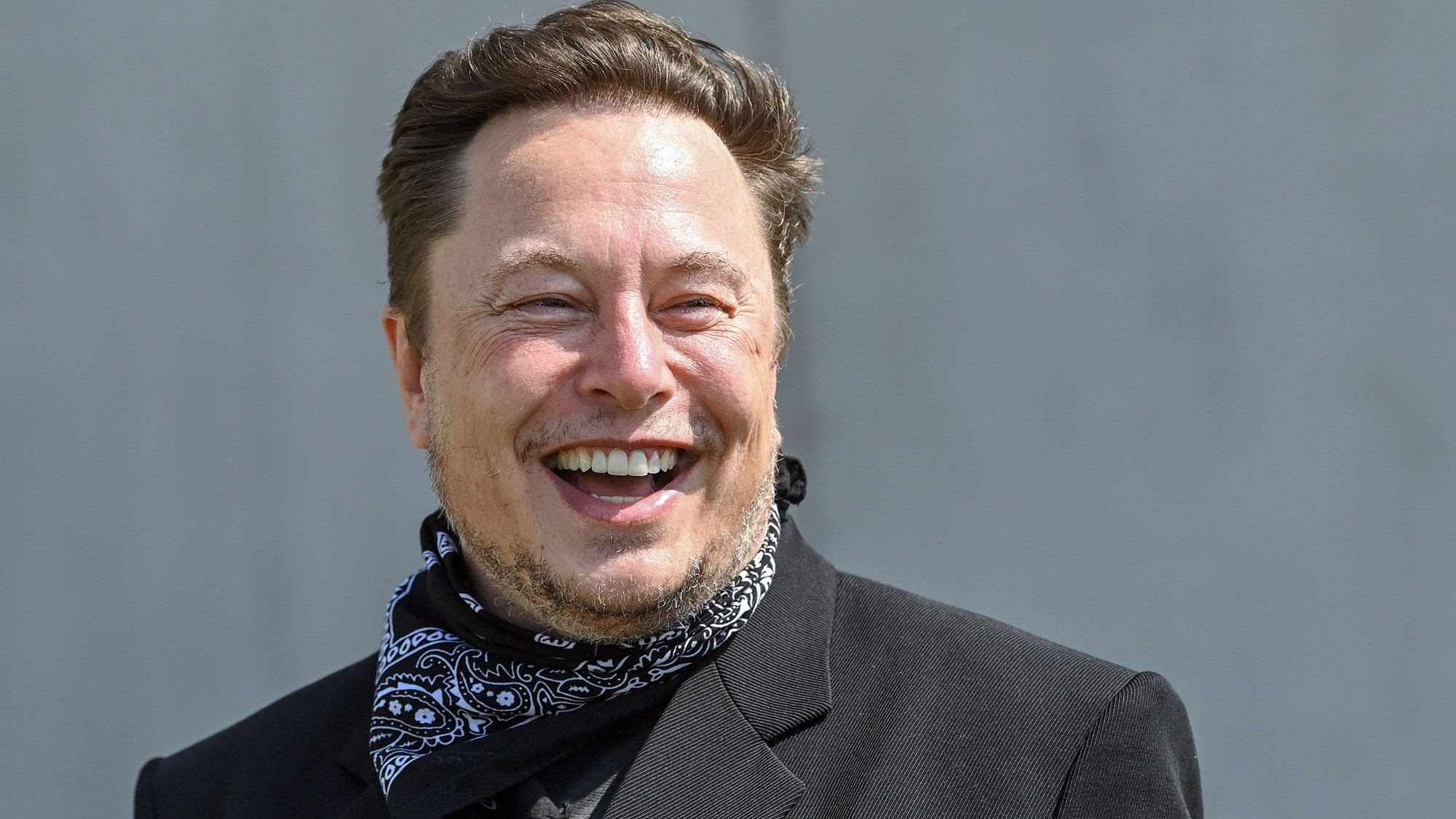 Tỷ phú Elon Musk lấy lại vị trí người giàu nhất thế giới - Ảnh 1.